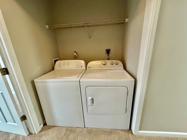 Building Photo - 219 Simba Way