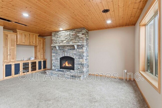 Building Photo - 1778 Klondike Dr NE