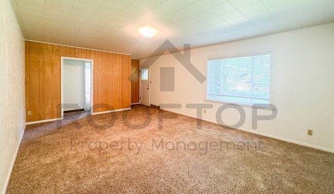 Building Photo - 206 N 200 E