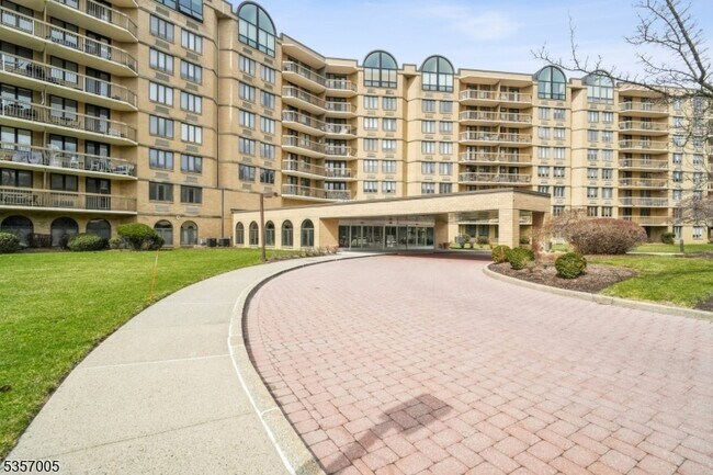 Building Photo - 10 Smith Manor Blvd