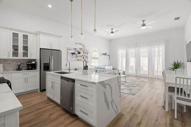 Building Photo - Gorgeous New Constriction House in Tampa