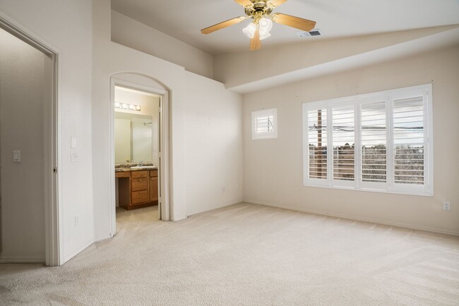 Building Photo - San Antonio Condos Gem!