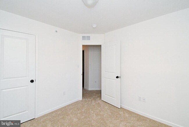 Building Photo - 114 Kuechler Ct