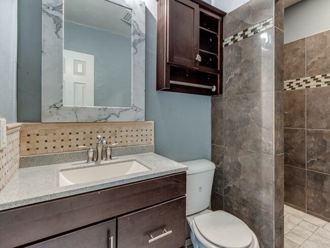 Building Photo - 1131 S Miles Ave