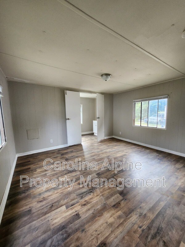 Building Photo - 2807 Blacksburg Rd