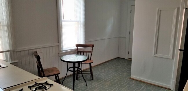 Building Photo - 1125 S Westnedge Ave