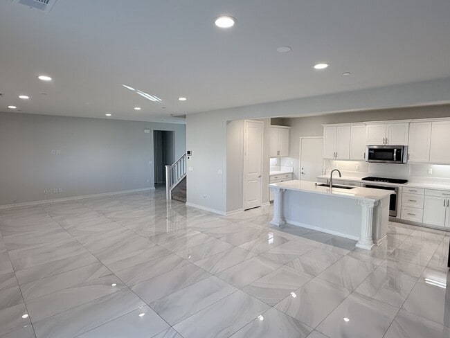 Building Photo - 31124 Hanover Ln