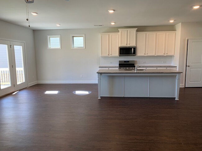 Building Photo - 3561 Creek Hollow