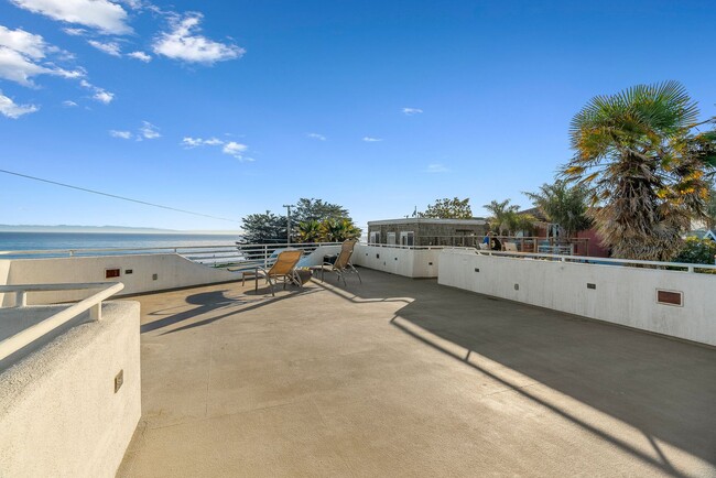 Building Photo - Stunning Home | Coastal Living | Ocean Views