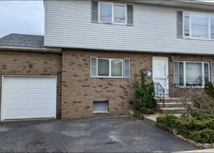 Building Photo - 128 Lee St