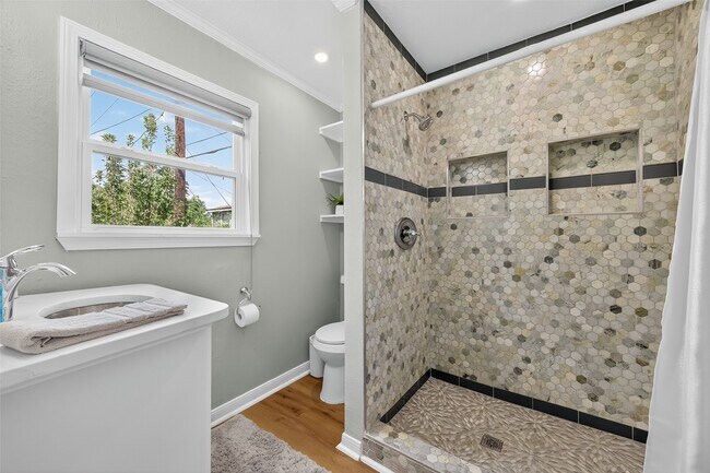 Building Photo - 407 Fairbanks St