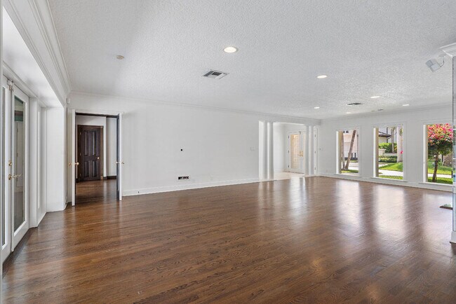 Building Photo - 263 S Maya Palm Dr