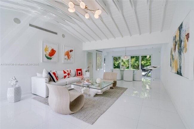 Building Photo - 475 Woodcrest Rd