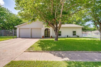 Building Photo - Amazing Modern- 3 Bedroom, 2 Bath Ready for New Tenants- Burleson ISD- 76028