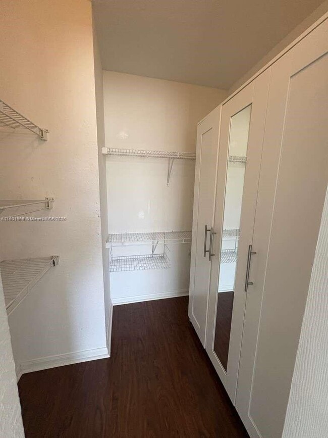 Building Photo - 1064 Golden Cane Dr