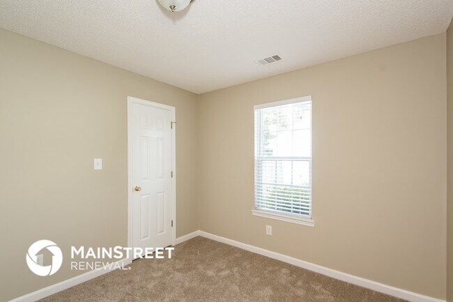 Building Photo - 117 Poplar Pointe Terrace