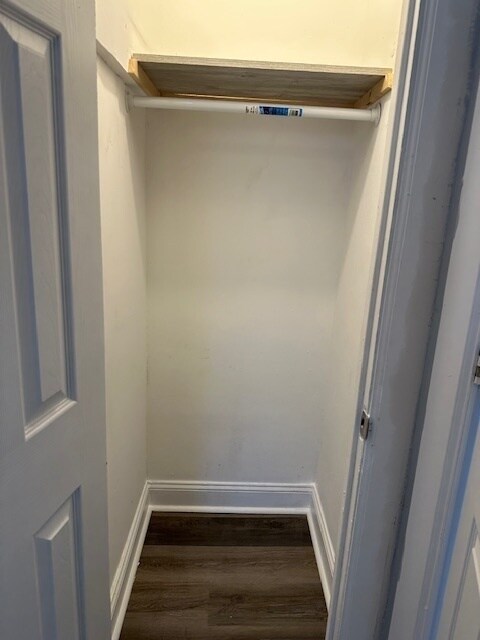 Building Photo - 4056 W Dickens Ave