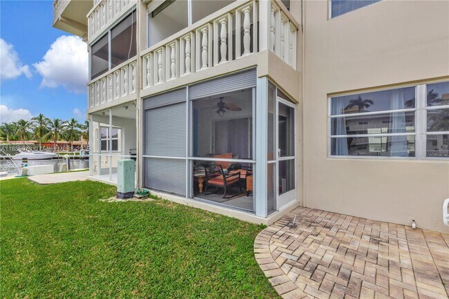 Building Photo - 440 Paradise Isle Blvd