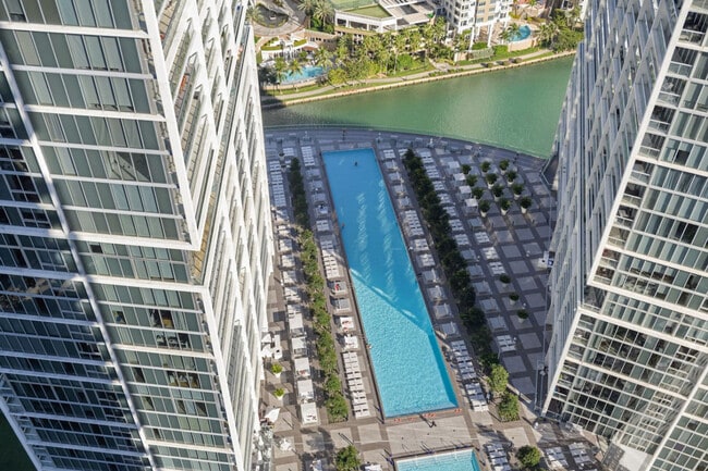 Building Photo - 485 Brickell Ave