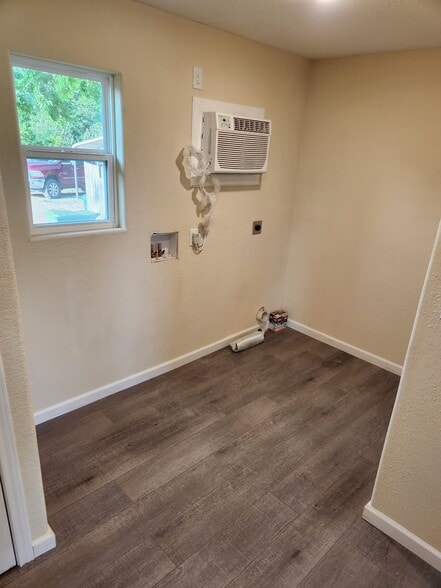 Laundry Area - 611 E Highway 11