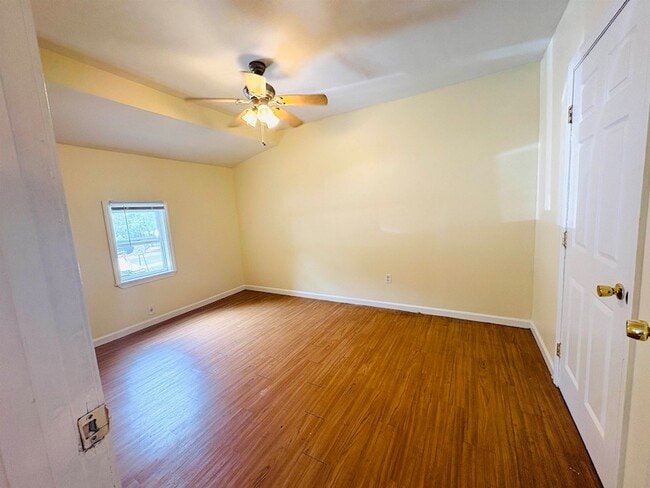 Building Photo - 412 E Magnolia Dr