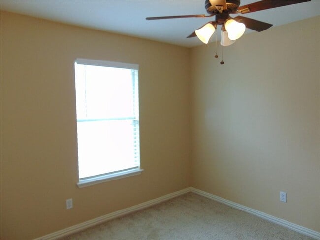 Building Photo - 170 Birdwell Ln