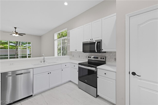 Building Photo - 15560 Laguna Hills Dr