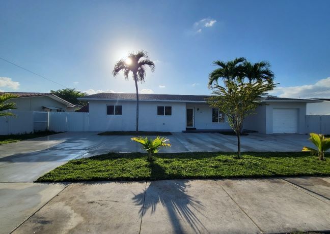 Primary Photo - 3300 SW 127th Ave