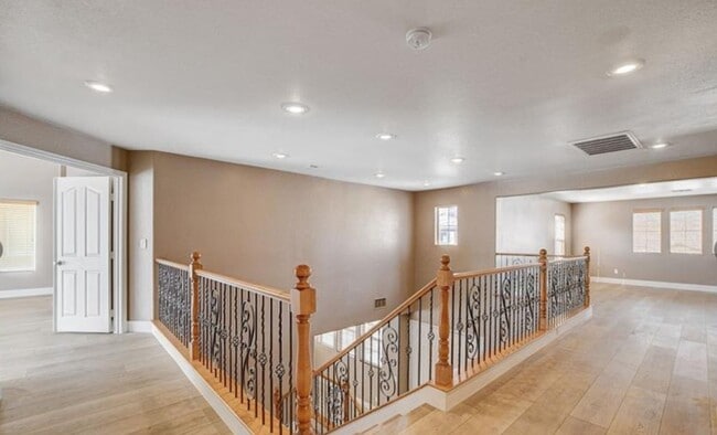 Building Photo - 757 Secret London Ave