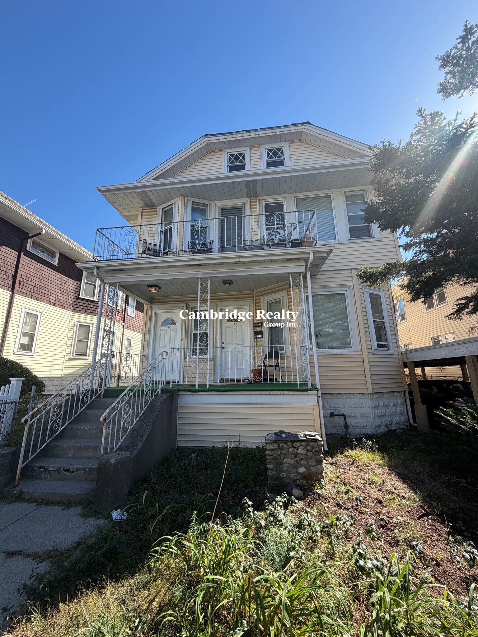 Building Photo - 102 W Adams St