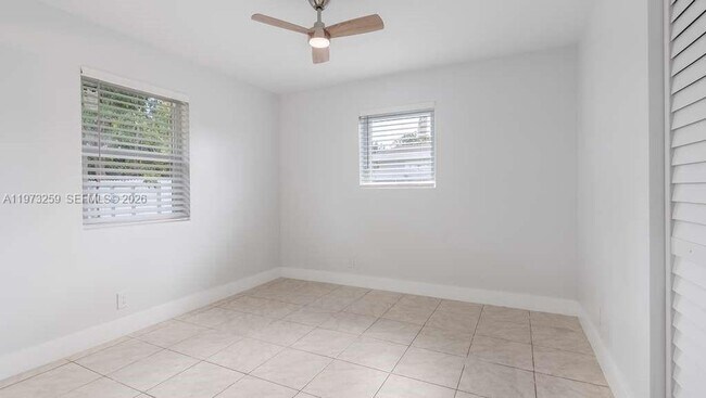 Building Photo - 630 SW 28th Dr