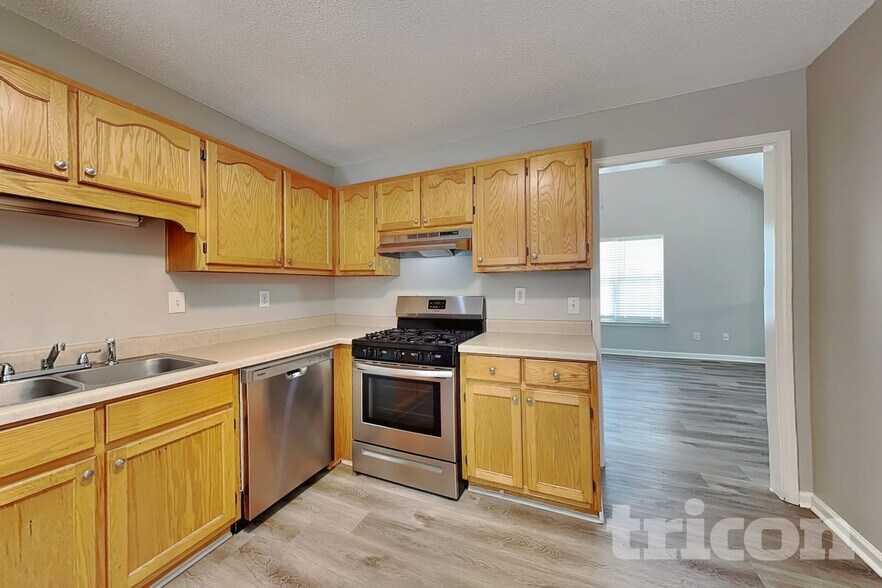 Building Photo - 6316 Wellington Ct