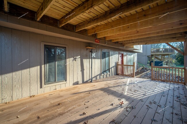 Building Photo - 8709 Olde Colony Trail