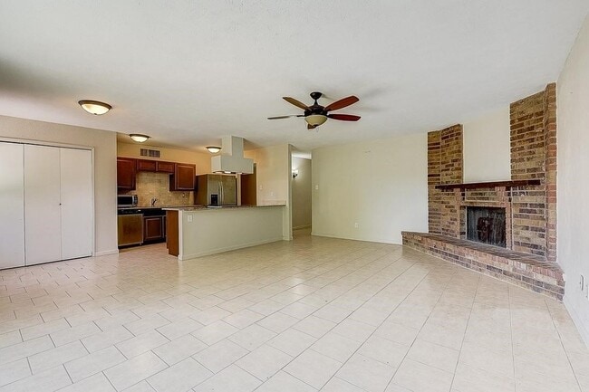 Building Photo - 5501 Adams Dr