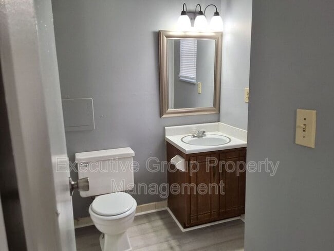 Building Photo - 246-2 ELMWOOD