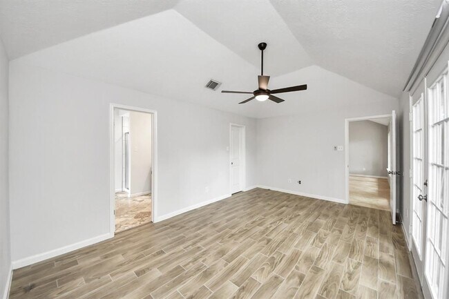 Building Photo - 2706 Plantation Dr