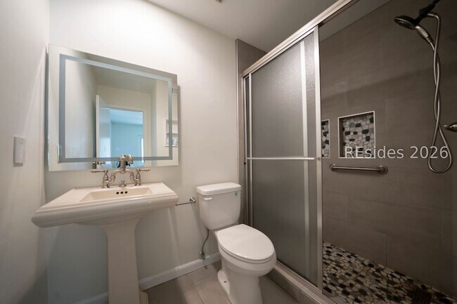 Building Photo - 141 Lamotte Dr