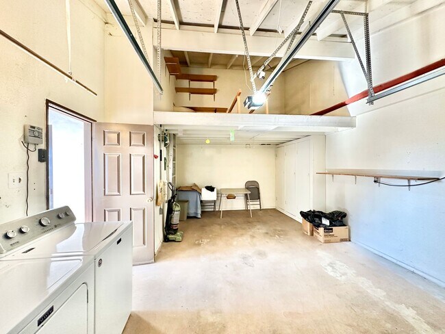Building Photo - Sweet Single-Story, Completely Detached, Home in the Picturesque Fallbrook Village HOA Community!