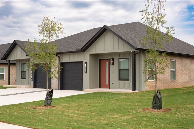 Building Photo - Glenhaven Townhomes