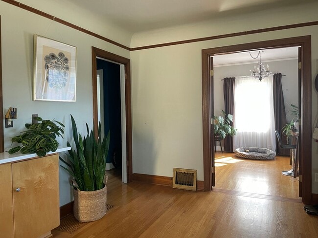 Building Photo - Immaculate and Updated Mid Century Home in Whittier Heights
