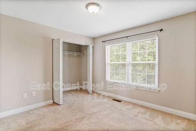 Building Photo - 575 Lancaster Pl