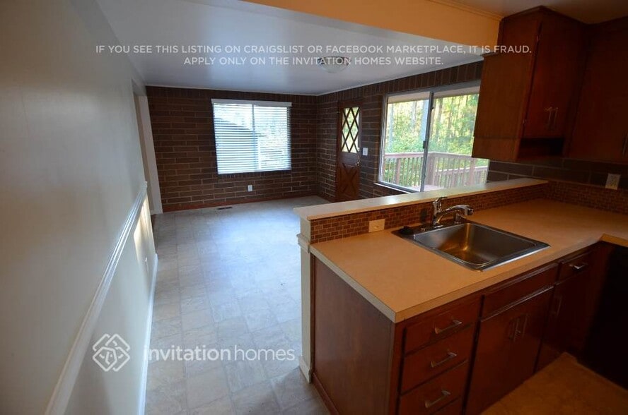 Building Photo - 14435 183rd Ave SE