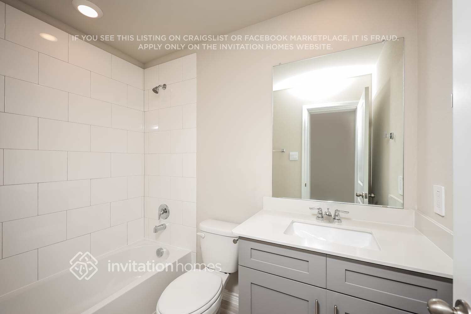 Building Photo - 3305 Blue Jay Way