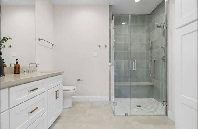 Building Photo - 3703b Bolin Rd