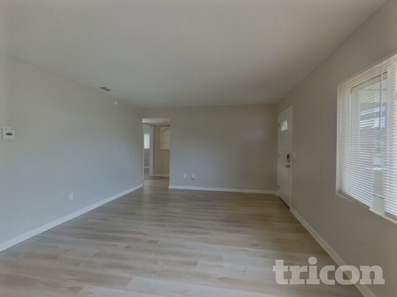 Building Photo - 2020 Magnolia Dr