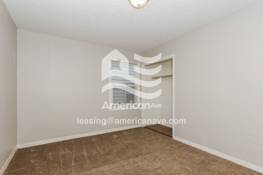 Building Photo - 1105 Blakley Dr