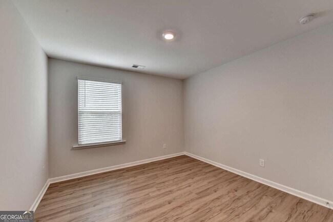 Building Photo - 175 Grey Falcon Ave