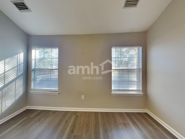 Building Photo - 3 Wingcup Way