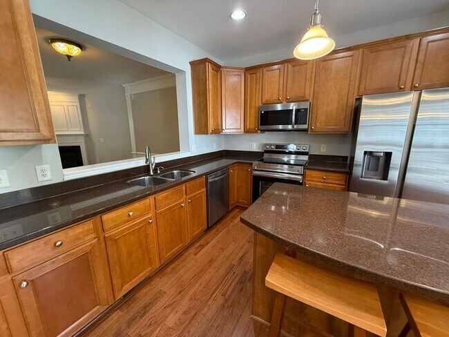 Building Photo - Prime Raleigh Location Near Crabtree & Downtown – Stunning 3BR Townhome