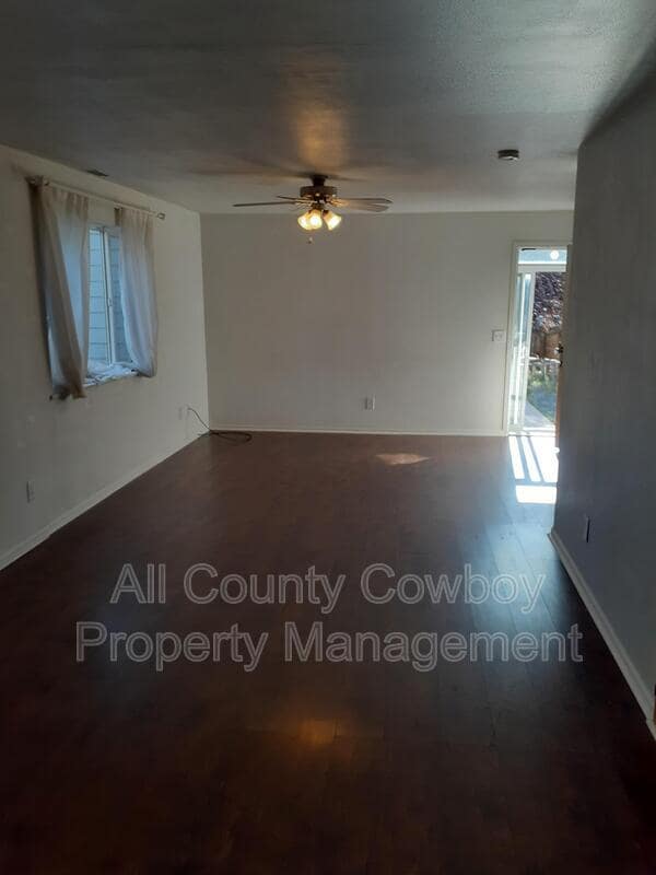 Building Photo - 615 S Colorado Ave
